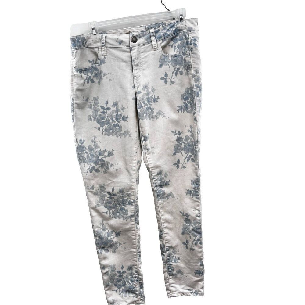 American Eagle white jeans with blue roseso - Picture 1 of 11